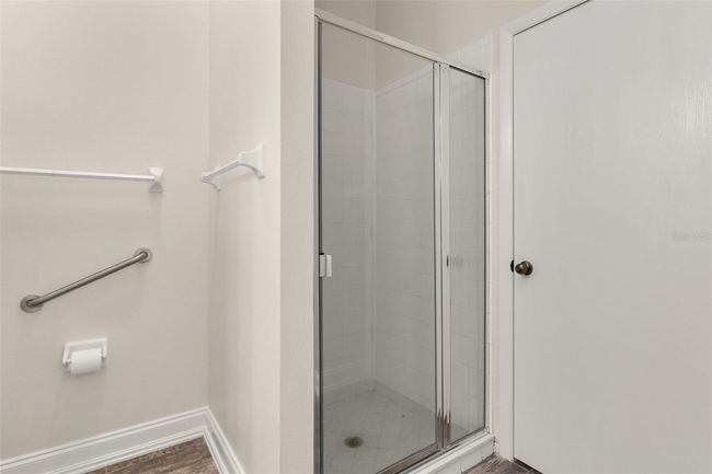 Adjoining bath for 2nd bedroom | Image 28