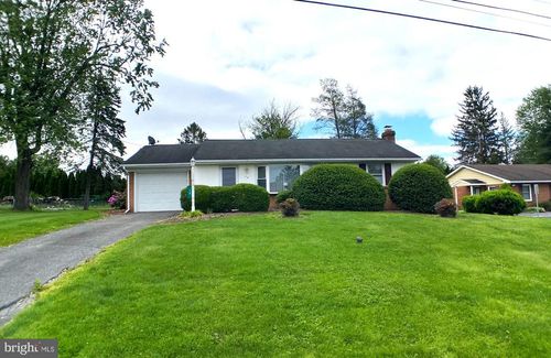 12 Rees Dr, WILLOW STREET, PA, 17584-9358 | Card Image