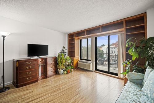 apt-2e-25 Shore Blvd, Astoria, NY, 11102-3942 | Card Image