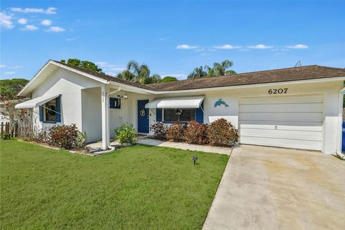 6207 57th Ave N, ST PETERSBURG, FL, 33709-1713 | Card Image
