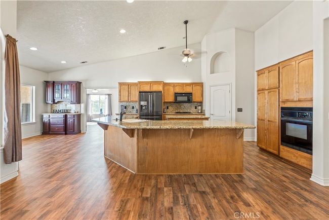 9098 Rattlesnake Rd, House other with 5 bedrooms, 3 bathrooms and 3 parking in Phelan CA | Image 16