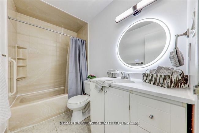 21 - 25 Pebble Byway, Condo with 3 bedrooms, 2 bathrooms and null parking in North York ON | Image 24