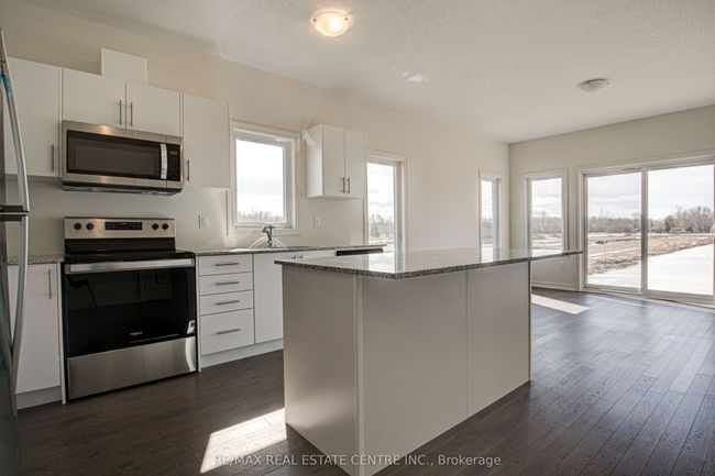 83 Cheryl Ave, House attached with 2 bedrooms, 2 bathrooms and 1 parking in Atwood ON | Image 6