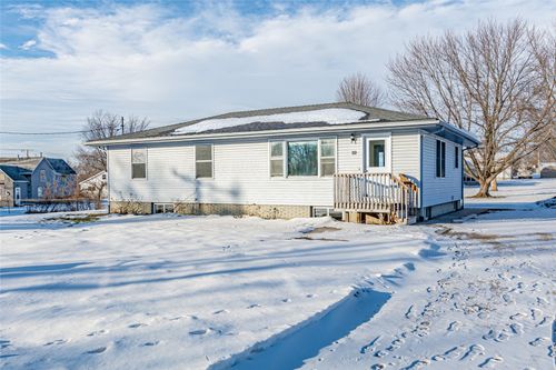 809 Iowa St, Center Point, IA, 52213-9685 | Card Image