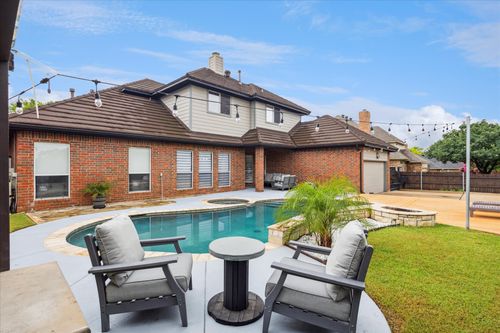 312 Springhill Dr, Hurst, TX, 76054-2267 | Card Image