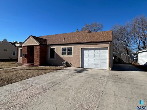 1005 N Kiwanis Ave, Sioux Falls, SD, 57104-1044 | Card Image