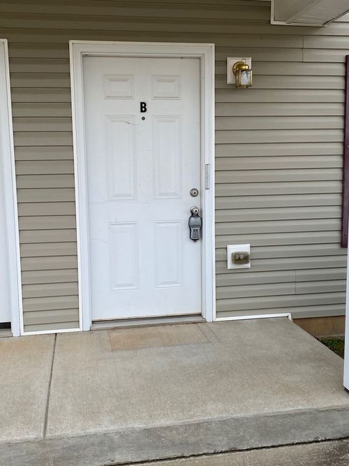 unit-b-512 Patriot Park Ct, Clarksville, TN, 37042-6663 | Card Image