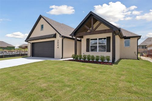 2044 E 129th Pl S, Jenks, OK, 74037-3834 | Card Image