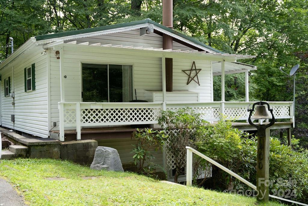 Old Chestnut Mountain Rd, Newland, NC 28657