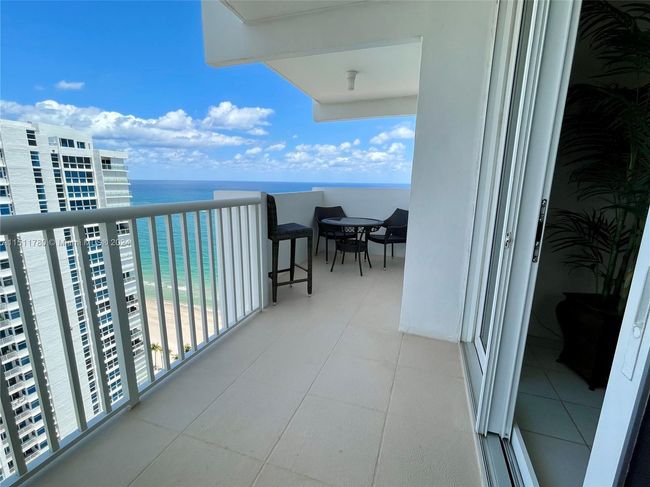 APT-2705 - 1370 S Ocean Blvd, Condo with 2 bedrooms, 2 bathrooms and null parking in Pompano Beach FL | Image 7