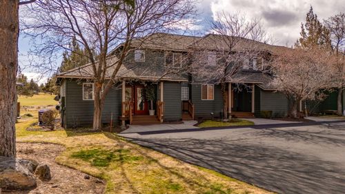 1061 Golden Pheasant Dr, Redmond, OR, 97756-9260 | Card Image