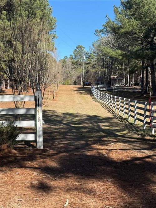 670 Jefferies Rd, Shady Dale, GA, 31085-3334 | Card Image