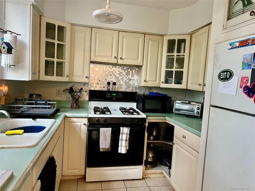 67 Dutchess Ter, Beacon, NY, 12508-1543 | Card Image