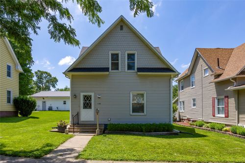 409 Walnut St, Tipton, IA, 52772-1846 | Card Image