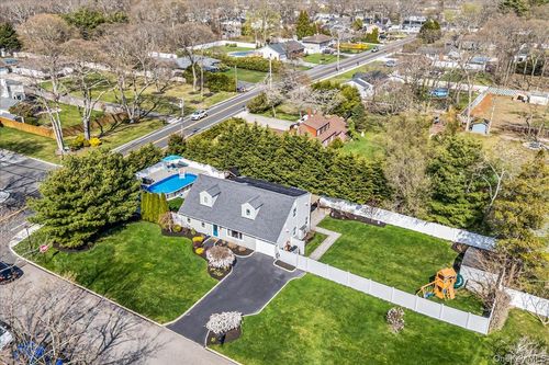 37 Priscilla Ave, Holtsville, NY, 11742-1224 | Card Image