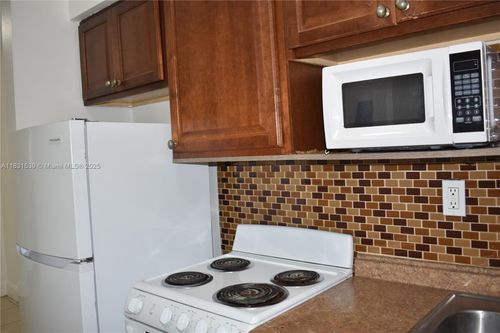 apt-17-16851 Ne 21st Ave, North Miami Beach, FL, 33162-3355 | Card Image