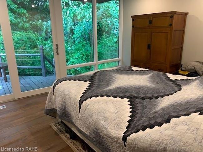 38 Oak Ave, House other with 3 bedrooms, 2 bathrooms and 5 parking in Dundas ON | Image 20