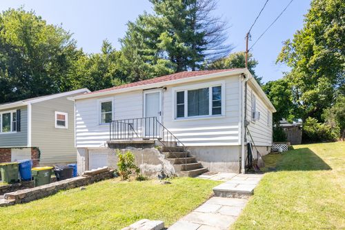 3 Twining Ave, Waterbury, CT, 06705-1628 | Card Image