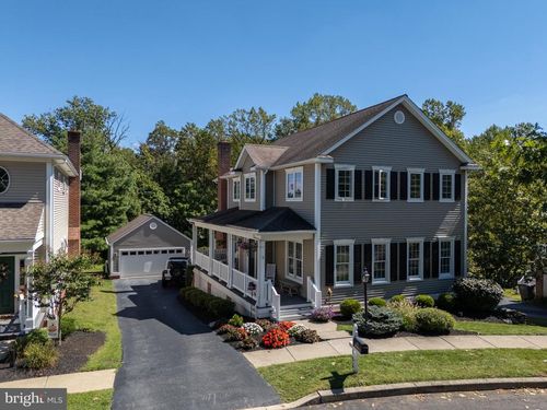 955 Pinehurst Dr, CHESTER SPRINGS, PA, 19425-3661 | Card Image