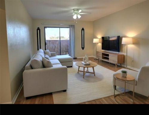 apt-38-8433 Hearth Dr, Houston, TX, 77054-2722 | Card Image