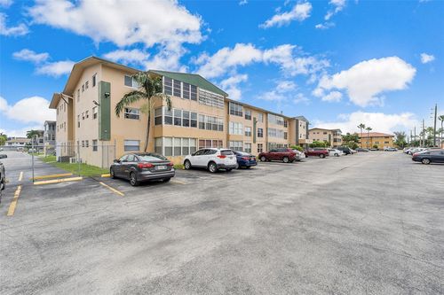 apt-211-110 Royal Palm Rd, Hialeah Gardens, FL, 33016-4606 | Card Image