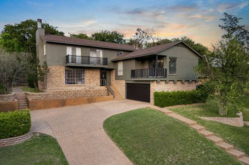 825 Wooded Crest Dr, Woodway, TX, 76712-3273 | Card Image
