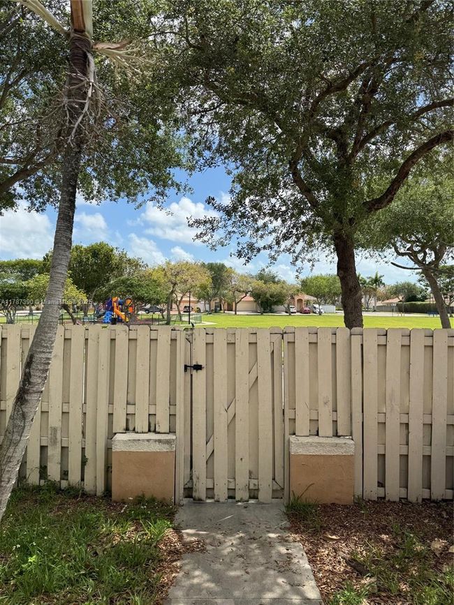 23764 - 23764 Sw 109 Th Ave, Townhouse with 2 bedrooms, 2 bathrooms and null parking in Homestead FL | Image 12