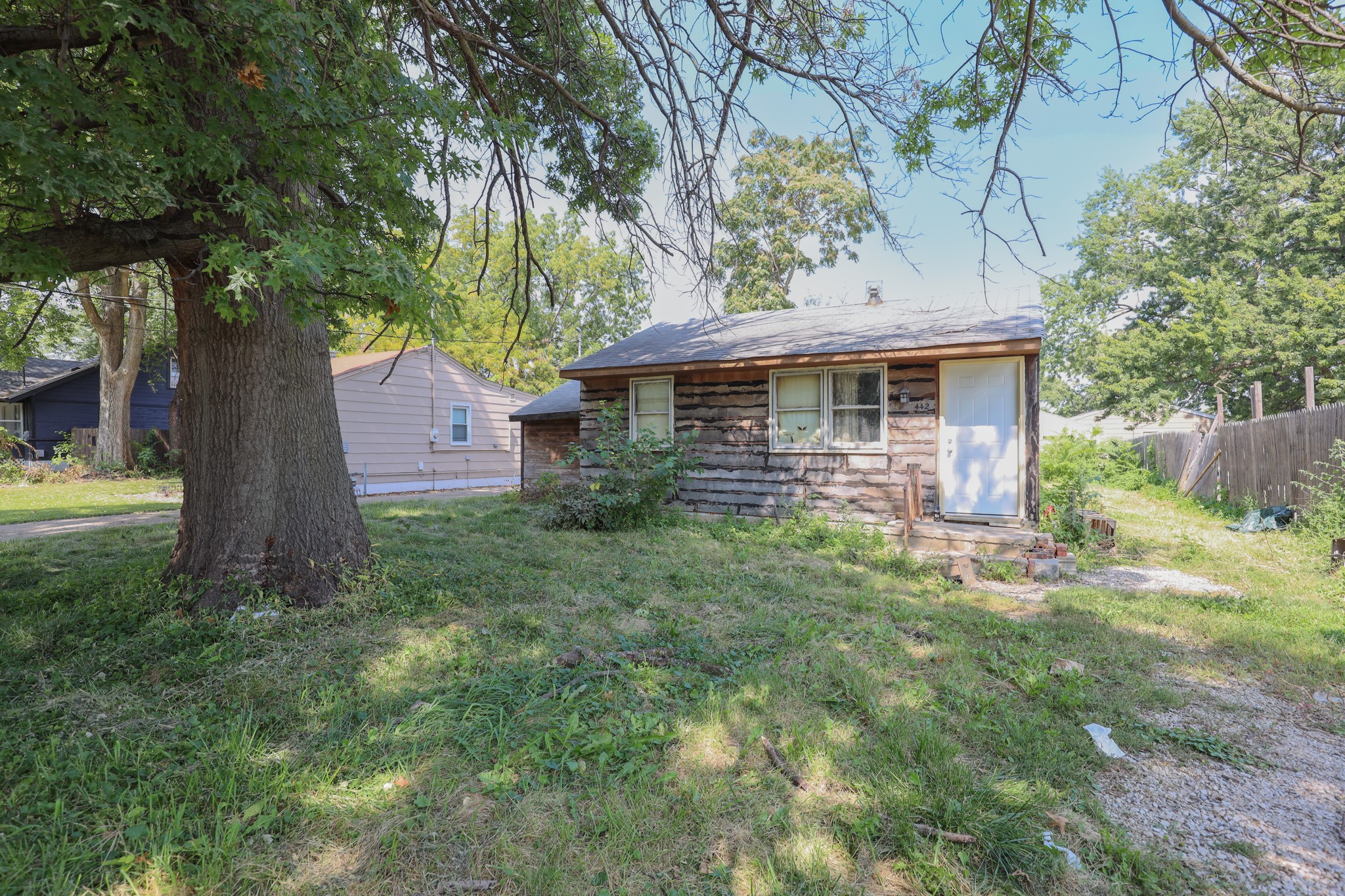 Leland Ave, Des Moines, IA 50315