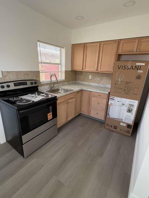 6-2316 Madison St, Hollywood, FL, 33020-7049 | Card Image