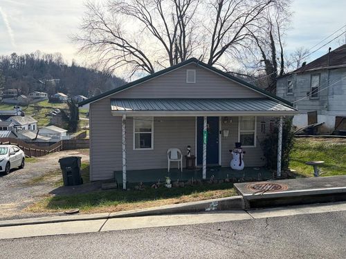 1525 Massachusetts Ave, Bristol, VA, 24201-4935 | Card Image