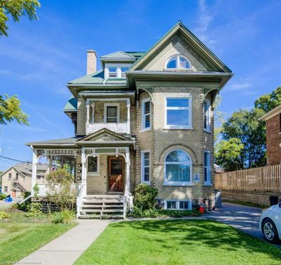 62 Dorset St, Home with 15 bedrooms, 6 bathrooms and 8 parking in Waterloo ON | Image 1