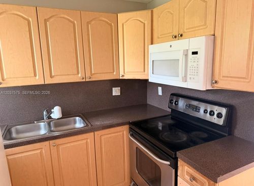 104-591 Nw 65th St, Miami, FL, 33150 | Card Image