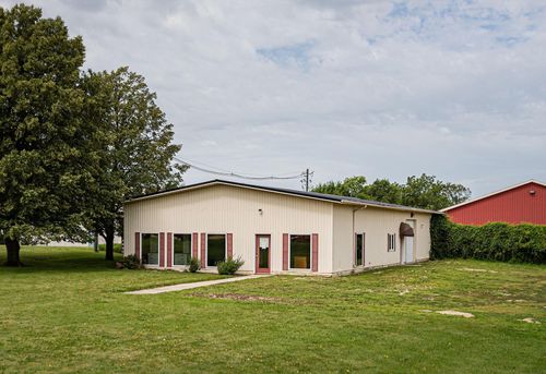 1510 4th St Sw, Waverly, IA, 50677-4327 | Card Image