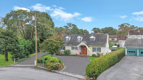 190 Connetquot Dr, Oakdale, NY, 11769-1943 | Card Image