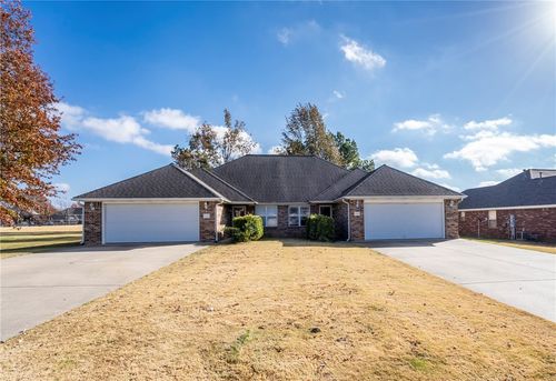 211 Ravenwood Blvd, Siloam Springs, AR, 72761 | Card Image