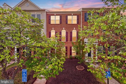 20223 Edisto Sq, ASHBURN, VA, 20147-5042 | Card Image