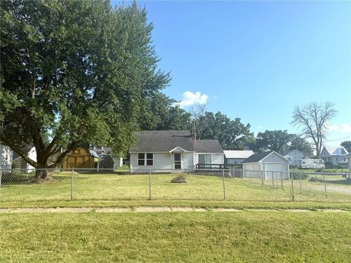 113 E Vinton St, Coggon, IA, 52218-9408 | Card Image