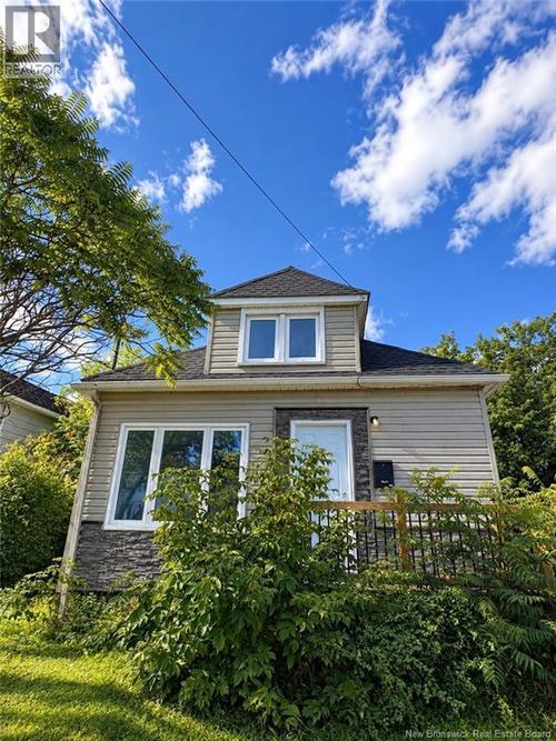 9 Clinton Ave, Moncton, NB, E1C3X5 | Card Image