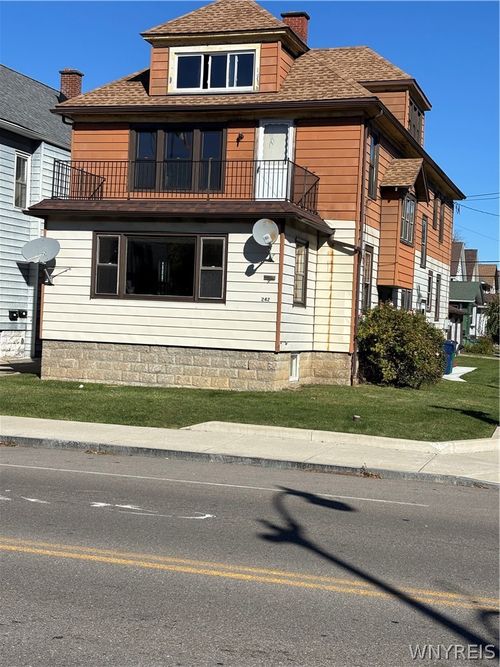 242 Abbott Rd, Buffalo, NY, 14220-1304 | Card Image