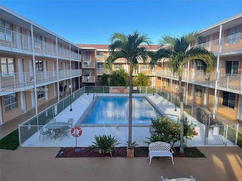316-3881 W Flagler St, Coral Gables, FL, 33134-1617 | Card Image