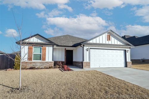 12029 E 108th St N, Owasso, OK, 74055-1009 | Card Image