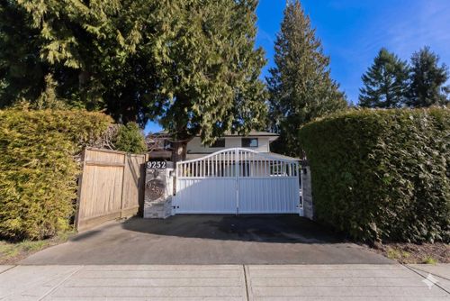 9252 204 St, Langley, BC, V1M1B7 | Card Image