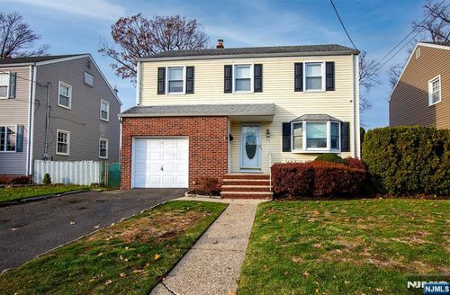 75 17th Ave, Elmwood Park, NJ, 07407-2928 | Card Image