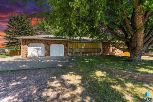 408 N Western Ave, Hartford, SD, 57033-2103 | Card Image