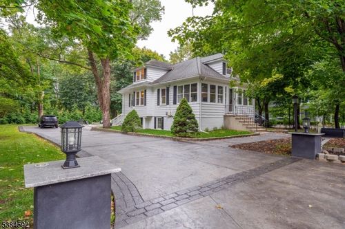 520 W Saddle River Rd, Ridgewood, NJ, 07450-2014 | Card Image