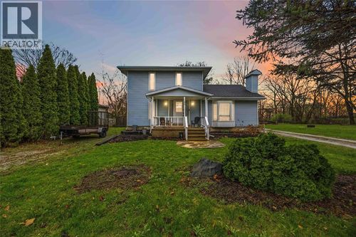 48 Cross St, Corunna, ON, N0N1G0 | Card Image