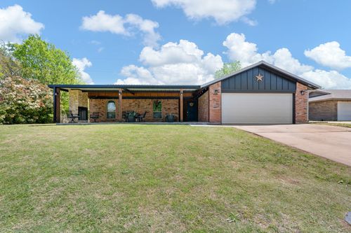 811 Ridgeway Rd, Joshua, TX, 76058-6149 | Card Image