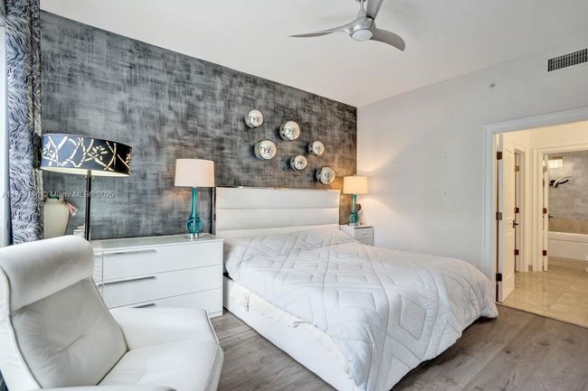APT-342 - 16101 Emerald Estates Dr, Condo with 2 bedrooms, 3 bathrooms and null parking in Weston FL | Image 15