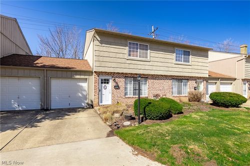 9633 Ryan Dr, Mentor, OH, 44060-1772 | Card Image