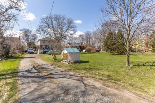 970 Concession St, Hamilton, ON, L8T1A1 | Card Image